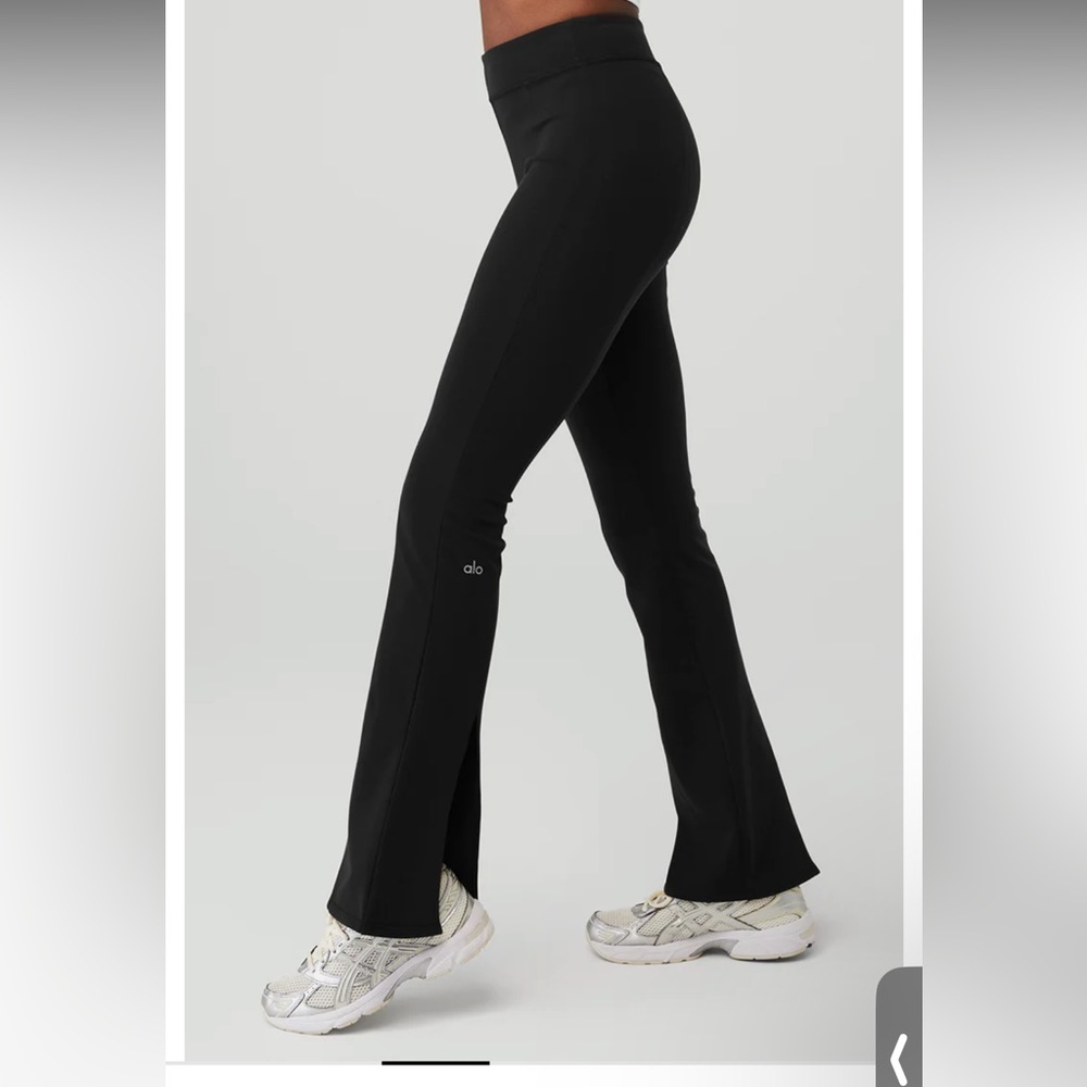 NWOT Alo Airbrush High-Waist Kick-Back Legging